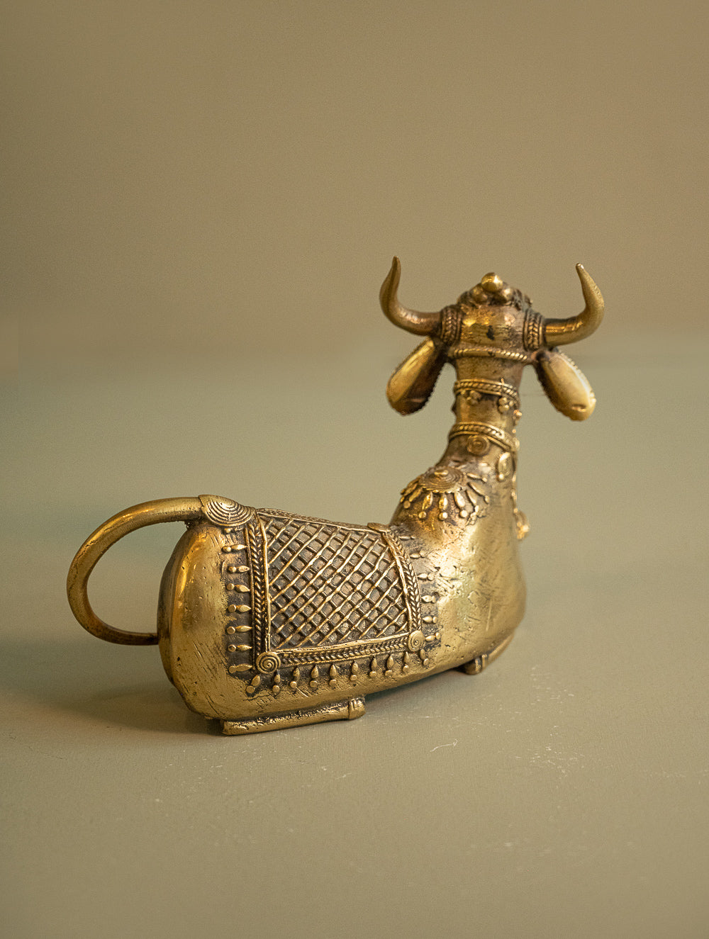 Load image into Gallery viewer, Dhokra Craft Curio - Nandi Checkered