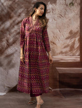 Load image into Gallery viewer, Elegant Classic. Light, Soft Ikat Handwoven Long Kurta Set - Crimson Tints