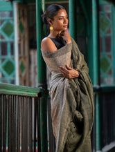 Load image into Gallery viewer, Elegant Handwoven Bengal Linen Saree - Mint Moods