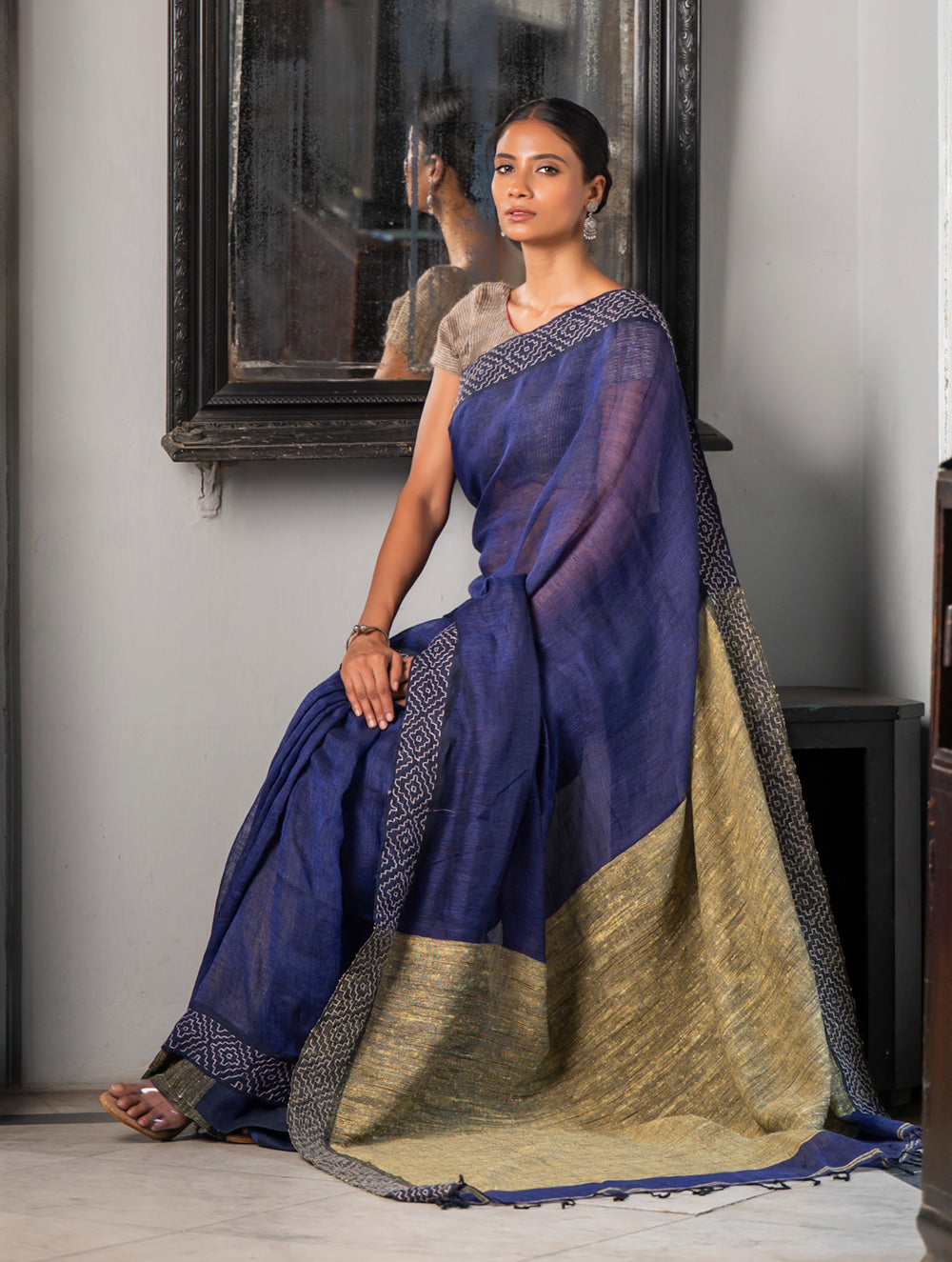 Load image into Gallery viewer, Elegant Kantha Embroidered Handwoven Bengal Linen Saree - Blue Elegance