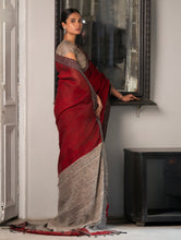 Load image into Gallery viewer, Elegant Kantha Embroidered Handwoven Bengal Linen Saree - Rosebay