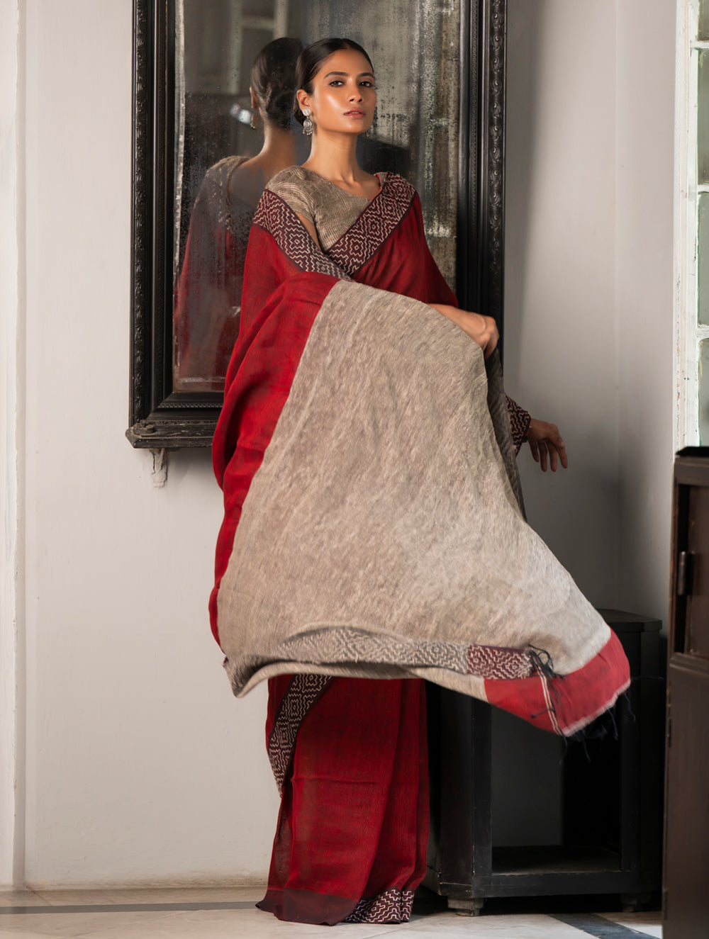 Load image into Gallery viewer, Elegant Kantha Embroidered Handwoven Bengal Linen Saree - Rosebay