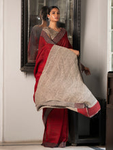Load image into Gallery viewer, Elegant Kantha Embroidered Handwoven Bengal Linen Saree - Rosebay