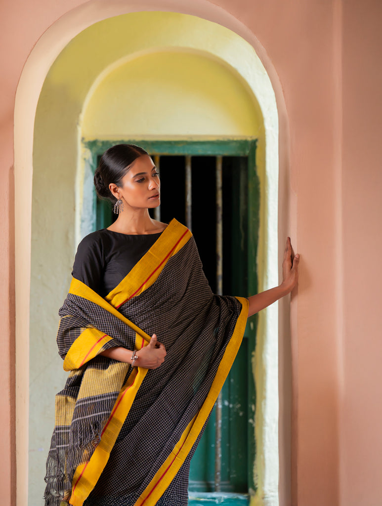 Ethnic Elegance. Handwoven Pateda Aanchu Saree - Aenugudi
