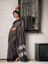 Load image into Gallery viewer, Ethnic Elegance. Handwoven Pateda Aanchu Saree - Karungani