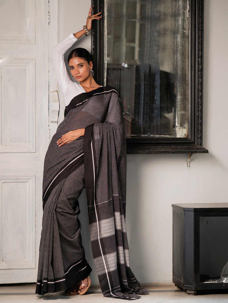 Ethnic Elegance. Handwoven Pateda Aanchu Saree - Karungani