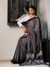 Load image into Gallery viewer, Ethnic Elegance. Handwoven Pateda Aanchu Saree - Karungani