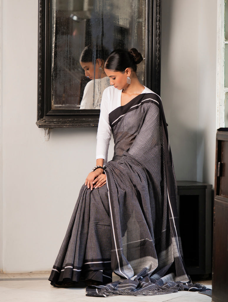 Ethnic Elegance. Handwoven Pateda Aanchu Saree - Karungani