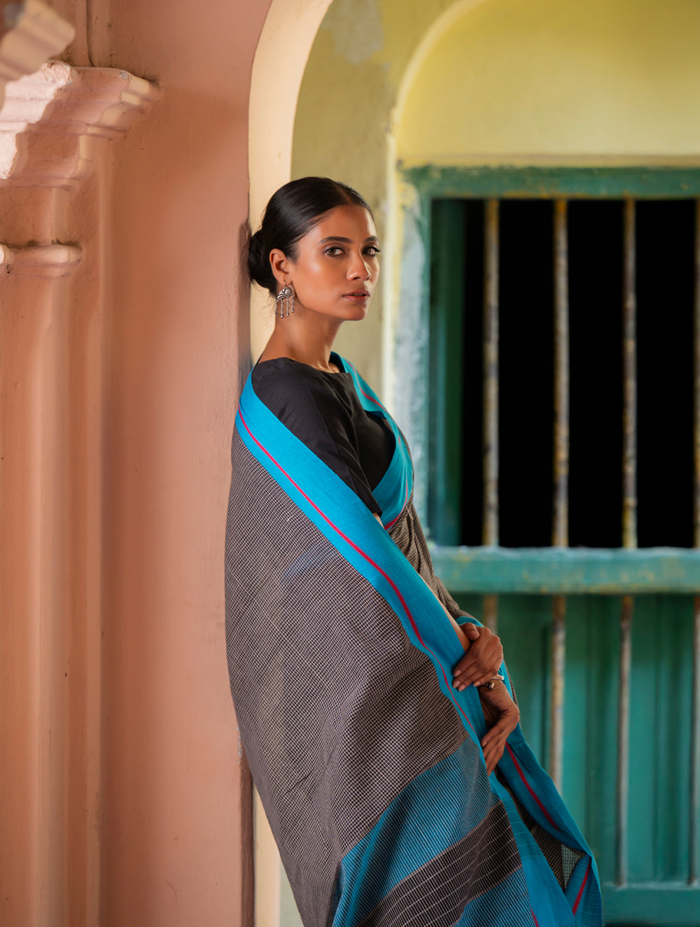 Load image into Gallery viewer, Ethnic Elegance. Handwoven Pateda Aanchu Saree - Kurunji