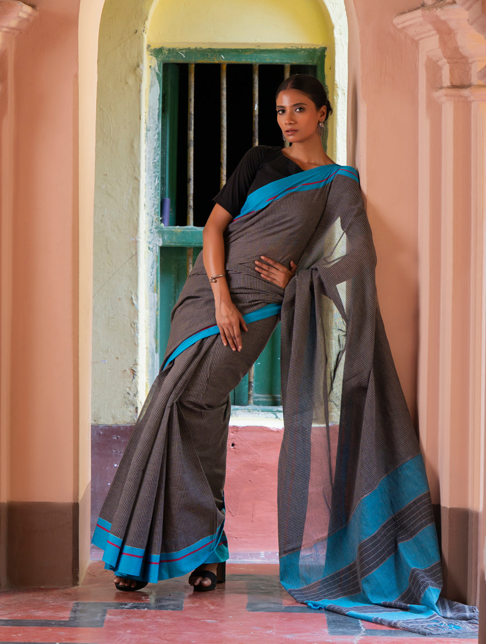 Load image into Gallery viewer, Ethnic Elegance. Handwoven Pateda Aanchu Saree - Kurunji