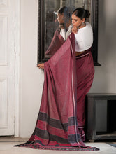 Load image into Gallery viewer, Ethnic Elegance. Handwoven Pateda Aanchu Saree - Semmani