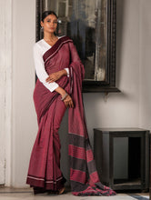 Load image into Gallery viewer, Ethnic Elegance. Handwoven Pateda Aanchu Saree - Semmani