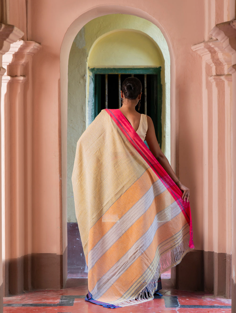 Load image into Gallery viewer, Ethnic Elegance. Handwoven Pateda Aanchu Saree - ThenMazhai
