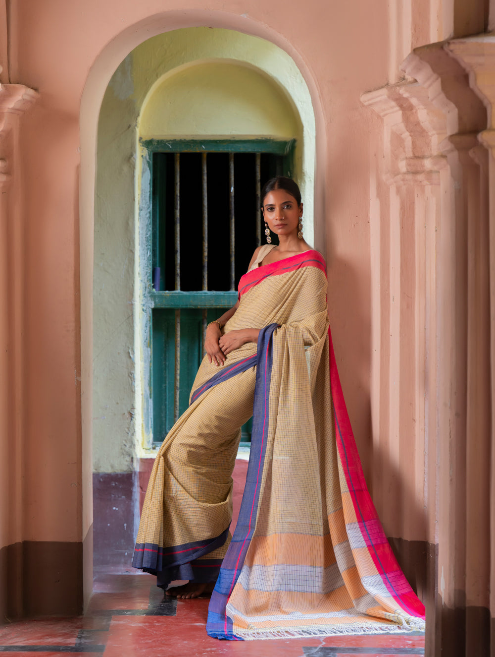 Load image into Gallery viewer, Ethnic Elegance. Handwoven Pateda Aanchu Saree - ThenMazhai