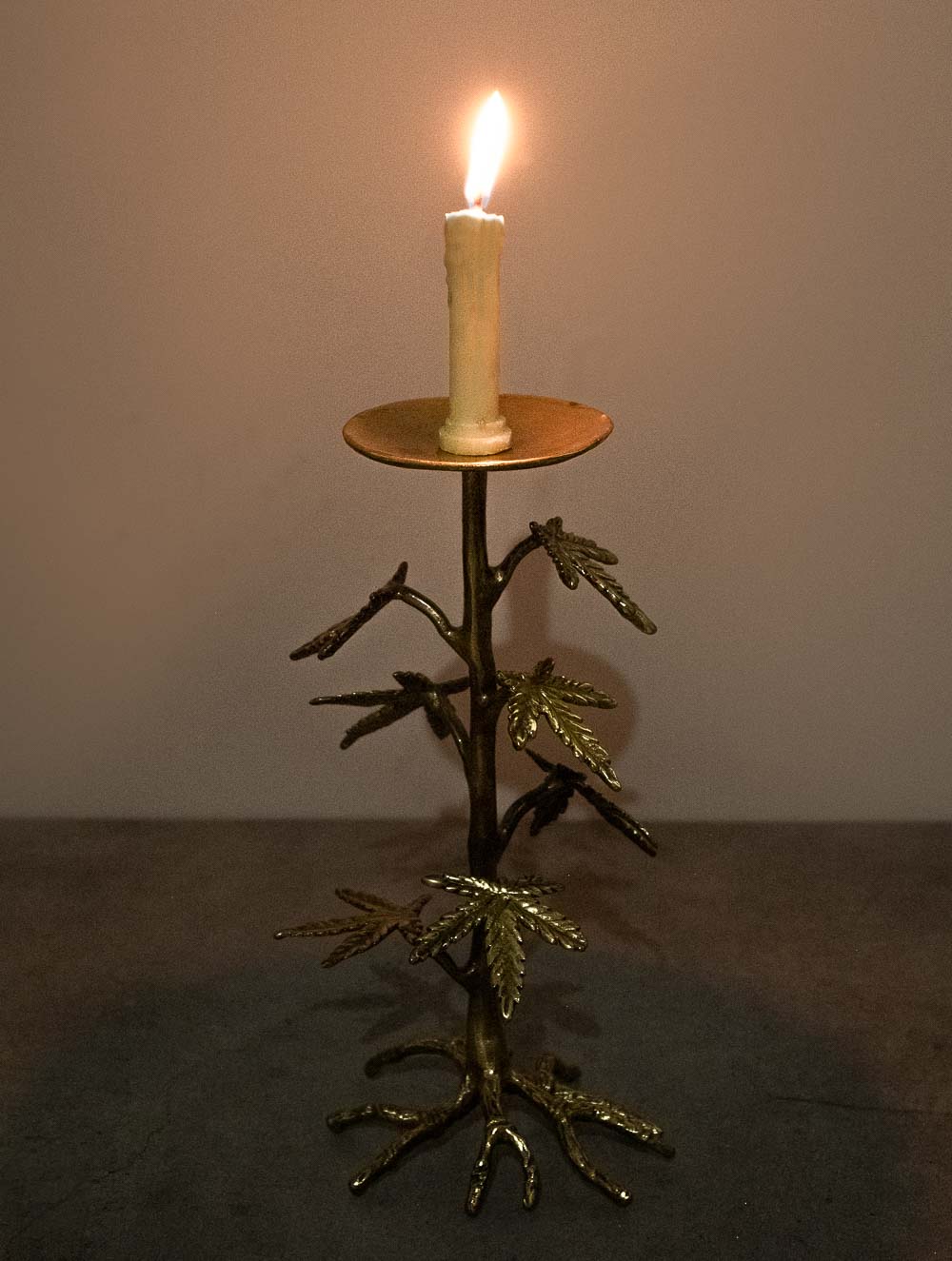 Load image into Gallery viewer, Exclusive Brass Candle Stand - Leaves