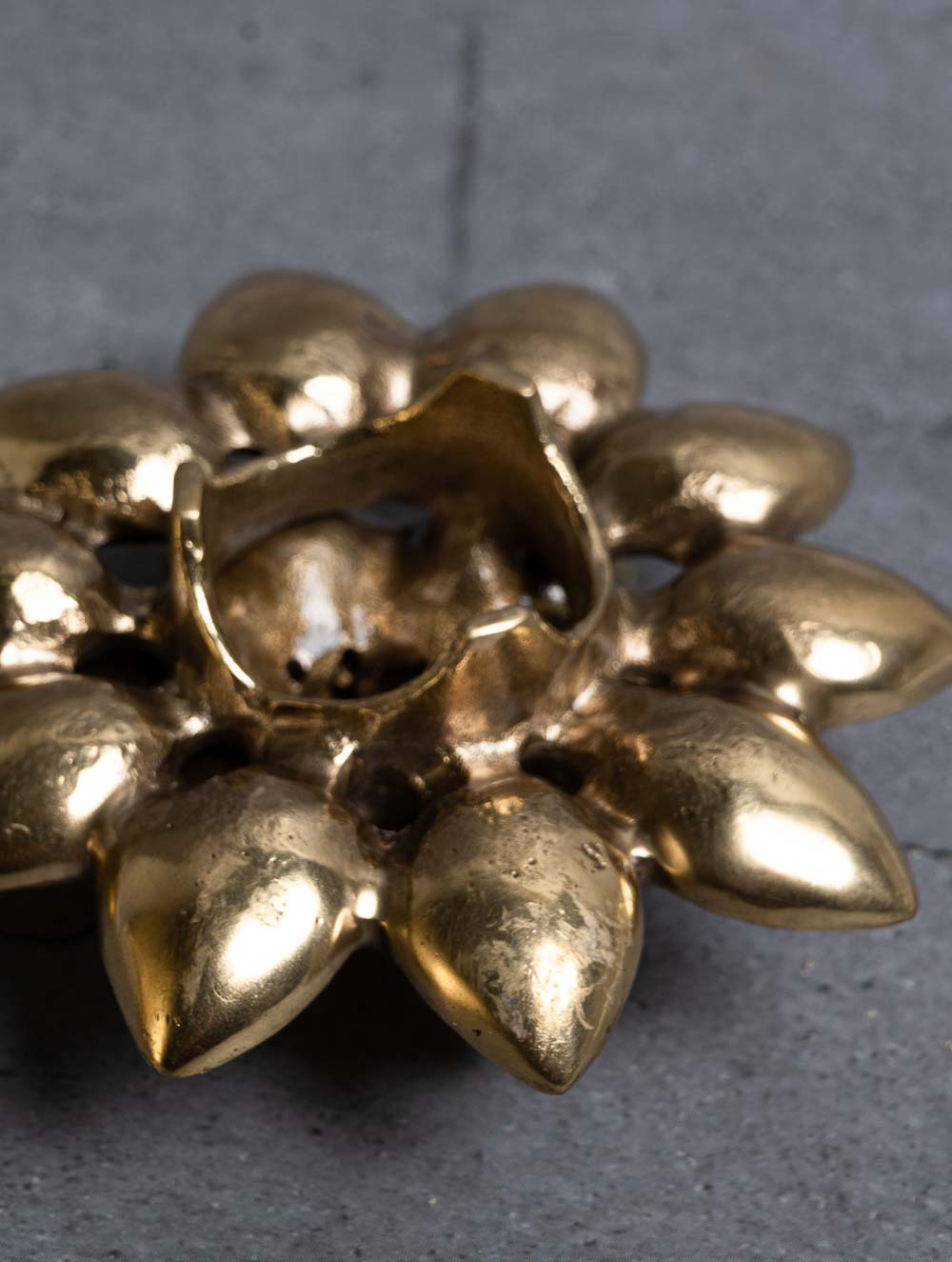 Exclusive Brass Curio / Incense Holder - Waterlily 