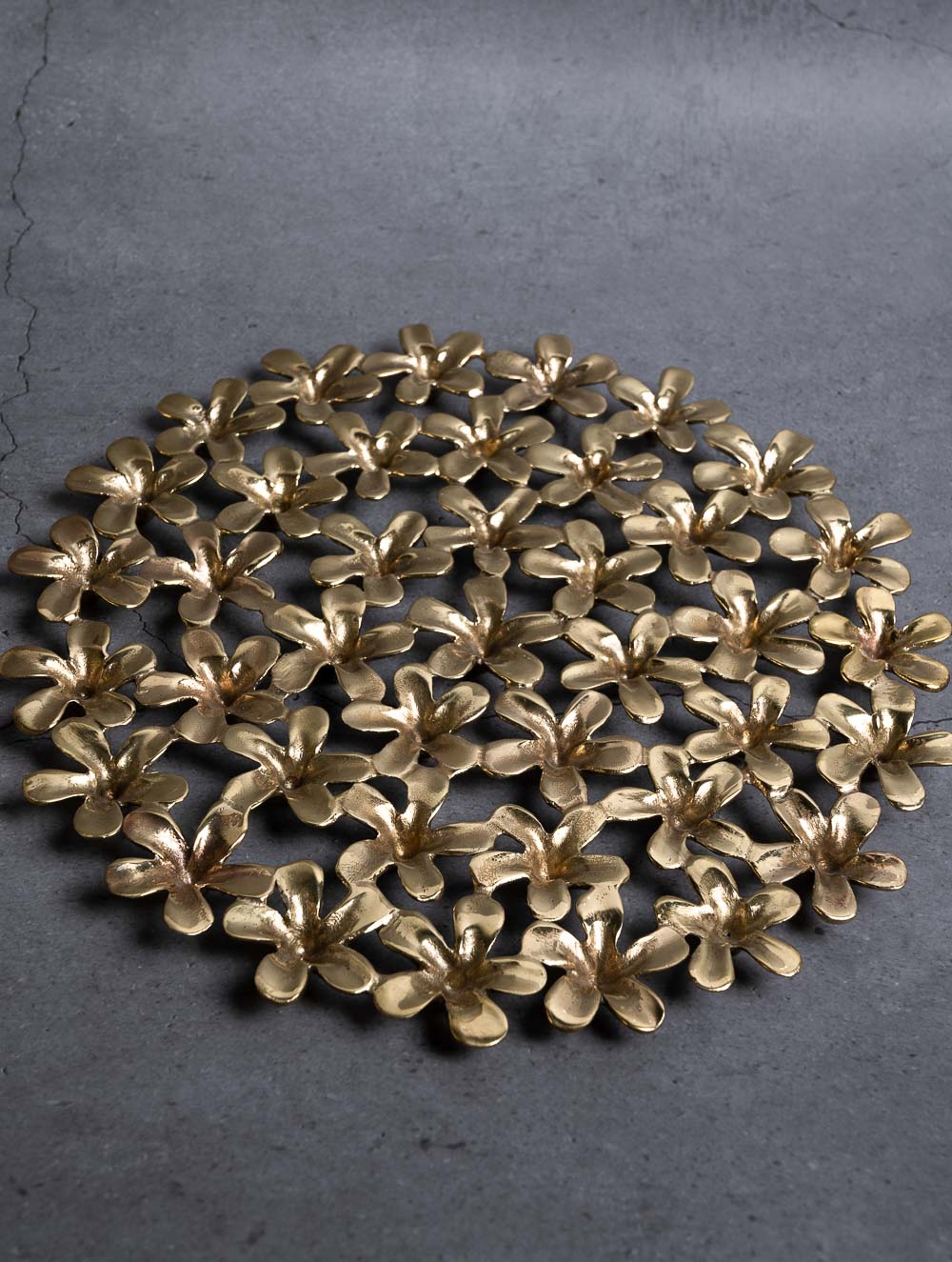 Load image into Gallery viewer, Exclusive Brass Curio / Trivet - Champa Flowers