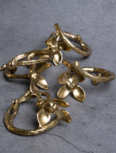 Load image into Gallery viewer, Exclusive Brass Napkin Rings - Flower &amp; Bud (Set of 4)