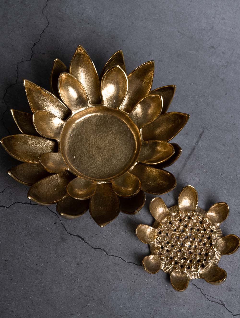 Exclusive Brass Tealight & Incense Holder - Waterlily 