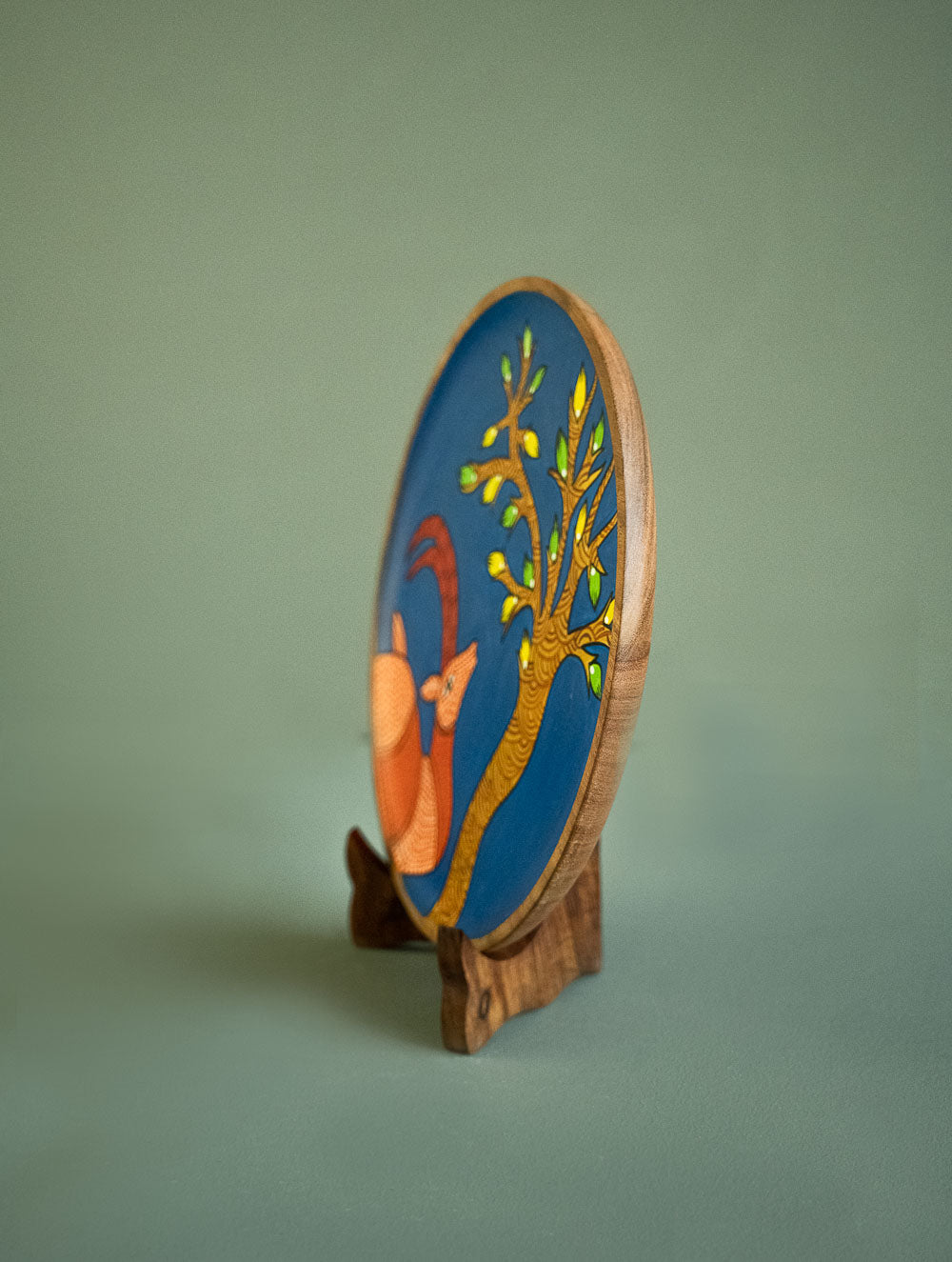Load image into Gallery viewer, Exclusive Gond Art Wooden Wall Plate / Table Curio - Royal Deer 