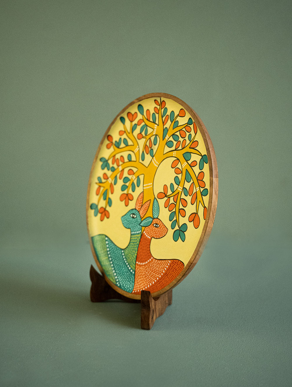 Load image into Gallery viewer, Exclusive Gond Art Wooden Wall Plate / Table Curio - The Cream Deer 