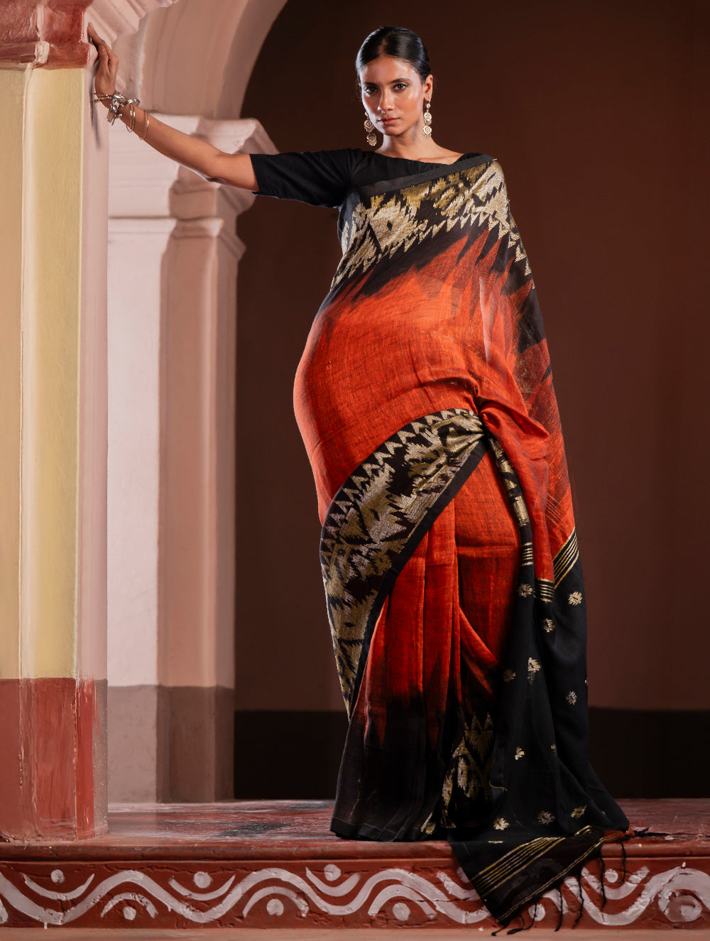 Load image into Gallery viewer, Exclusive Handwoven Bengal Linen Jamdani Saree - Gulab Veena