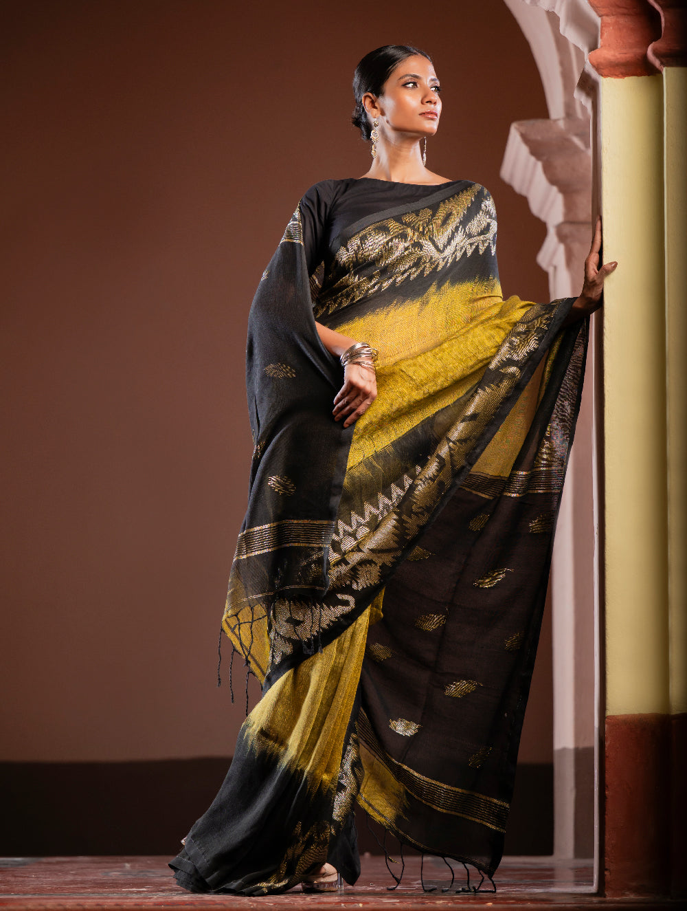 Exclusive Handwoven Bengal Linen Jamdani Saree - Kanaka Dhara
