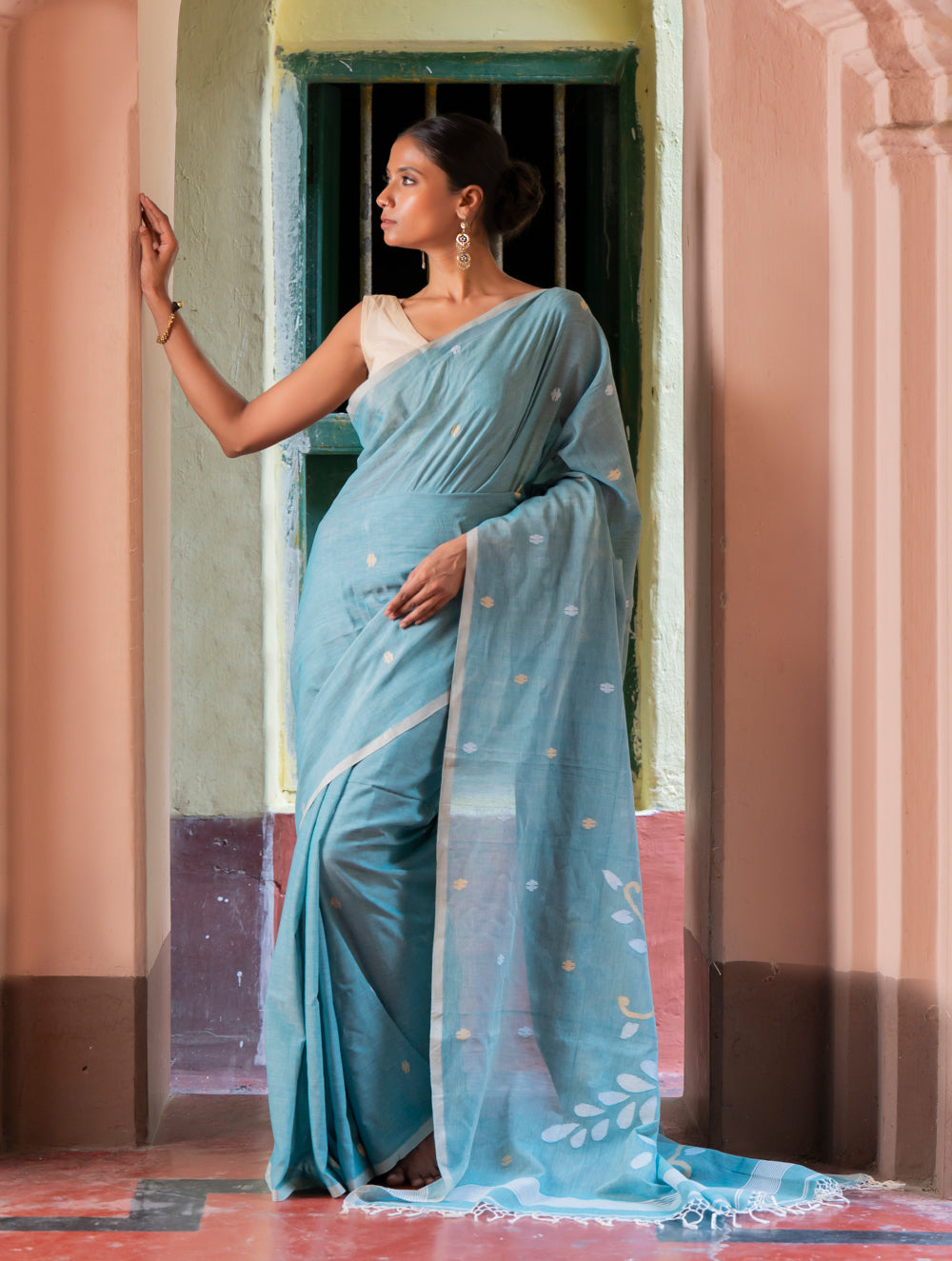 Load image into Gallery viewer, Exclusive Soft Handwoven Bengal Cotton Jamdani Saree - Blue Raga