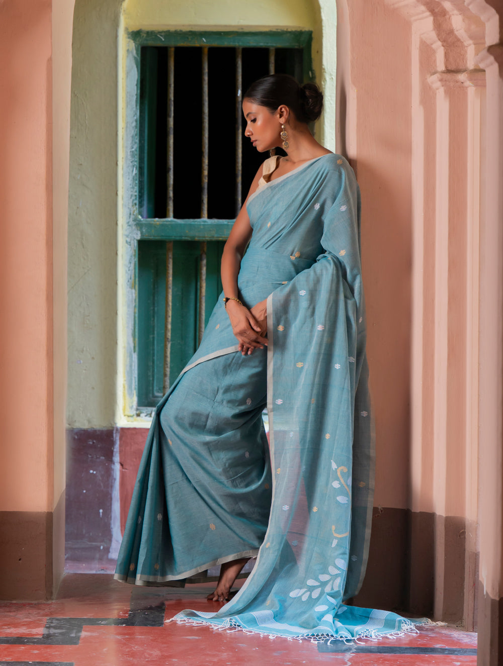Load image into Gallery viewer, Exclusive Soft Handwoven Bengal Cotton Jamdani Saree - Blue Raga