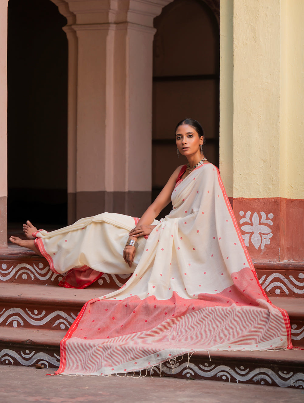 Load image into Gallery viewer, Exclusive Soft Handwoven Bengal Cotton Jamdani Saree - Classic Dots