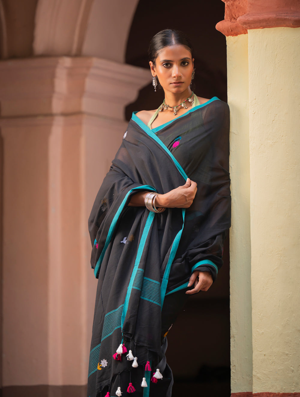 Load image into Gallery viewer, Exclusive Soft Handwoven Bengal Cotton Jamdani Saree - Midnight Pixel