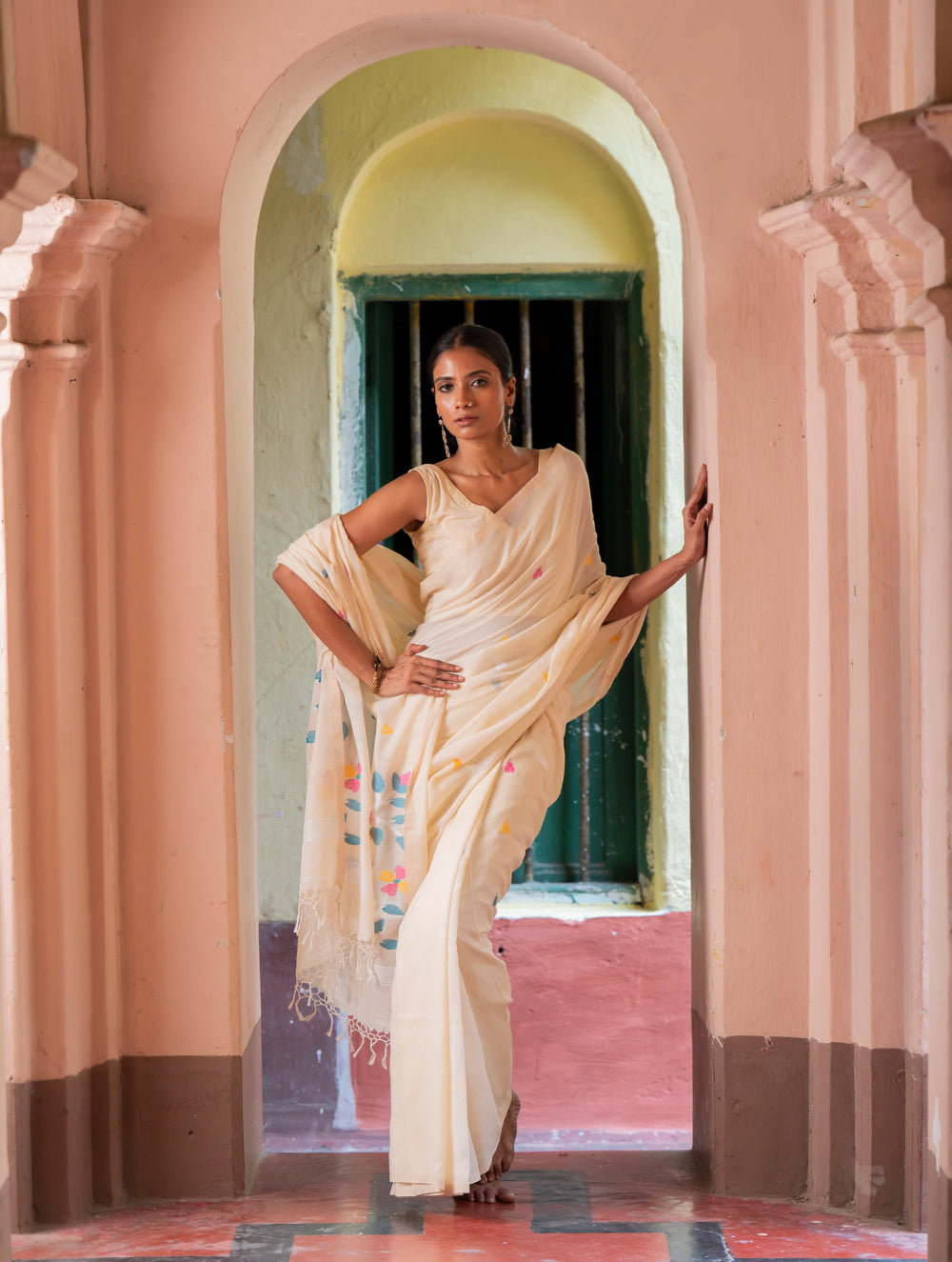 Load image into Gallery viewer, Exclusive Soft Handwoven Bengal Cotton Jamdani Saree - White Flora
