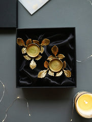 The India Craft House Heritage Gift Hamper - Rose Leaves & Light