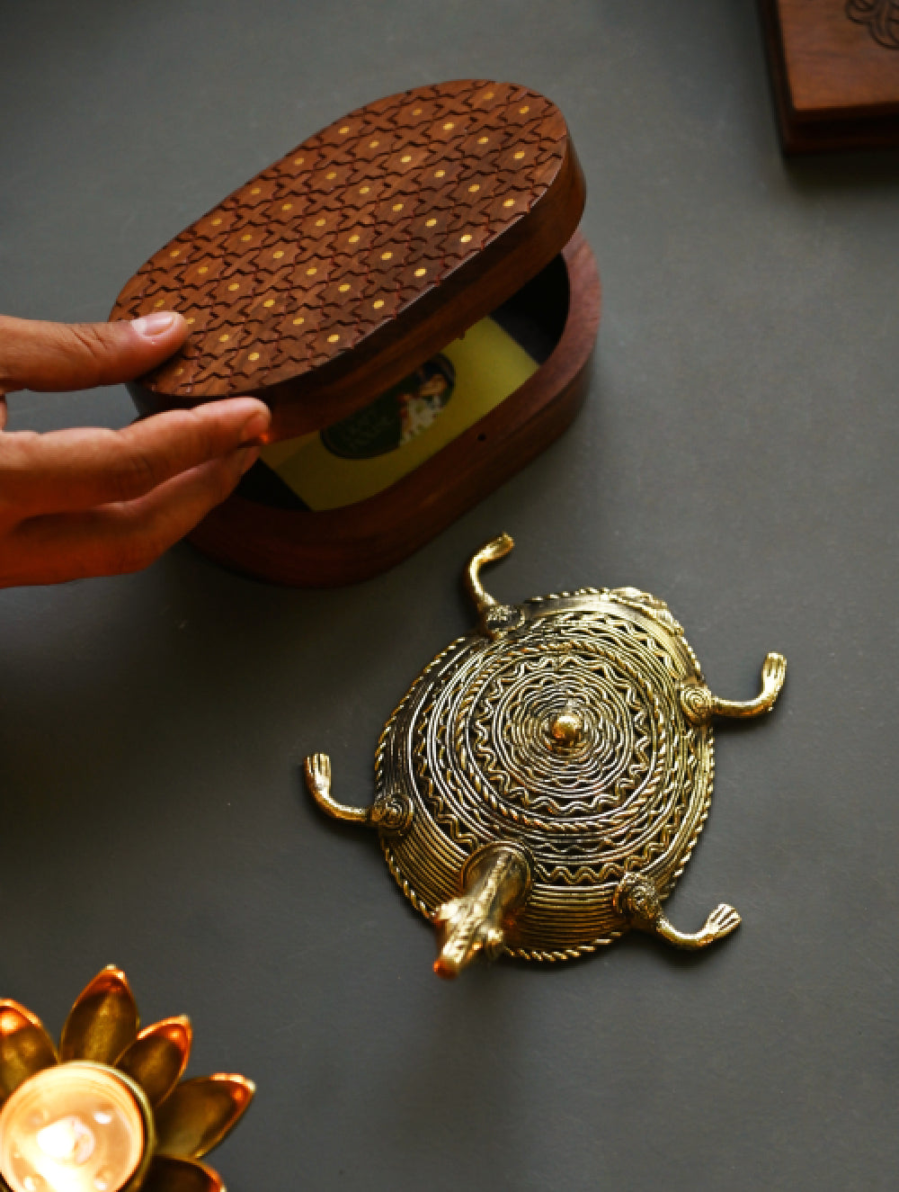 The India Craft House Heritage Gift Hamper - Dhokra and Tarakashi Abstract