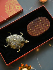 The India Craft House Heritage Gift Hamper - Dhokra and Tarakashi Abstract
