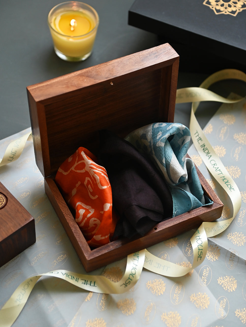 The India Craft House Heritage Gift Hamper - Tarakashi & Tailoring