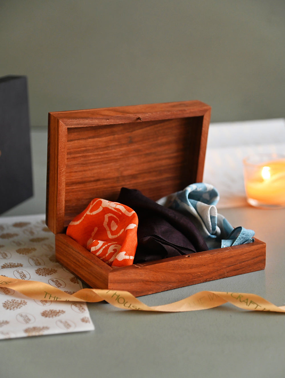 The India Craft House Heritage Gift Hamper - Tarakashi & Tailoring