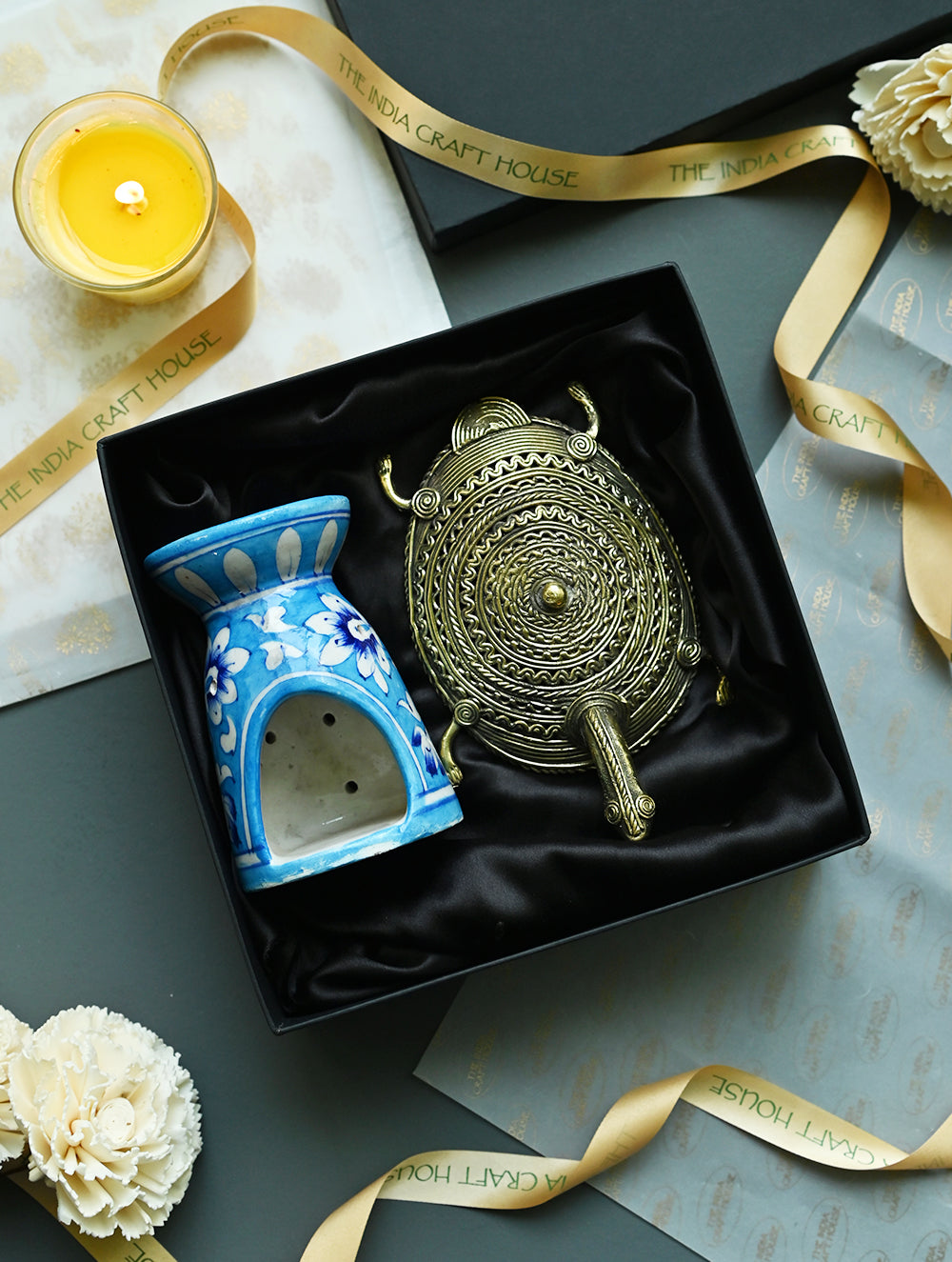 The India Craft House Heritage Gift Hamper - Tortoise & Blue Pottery