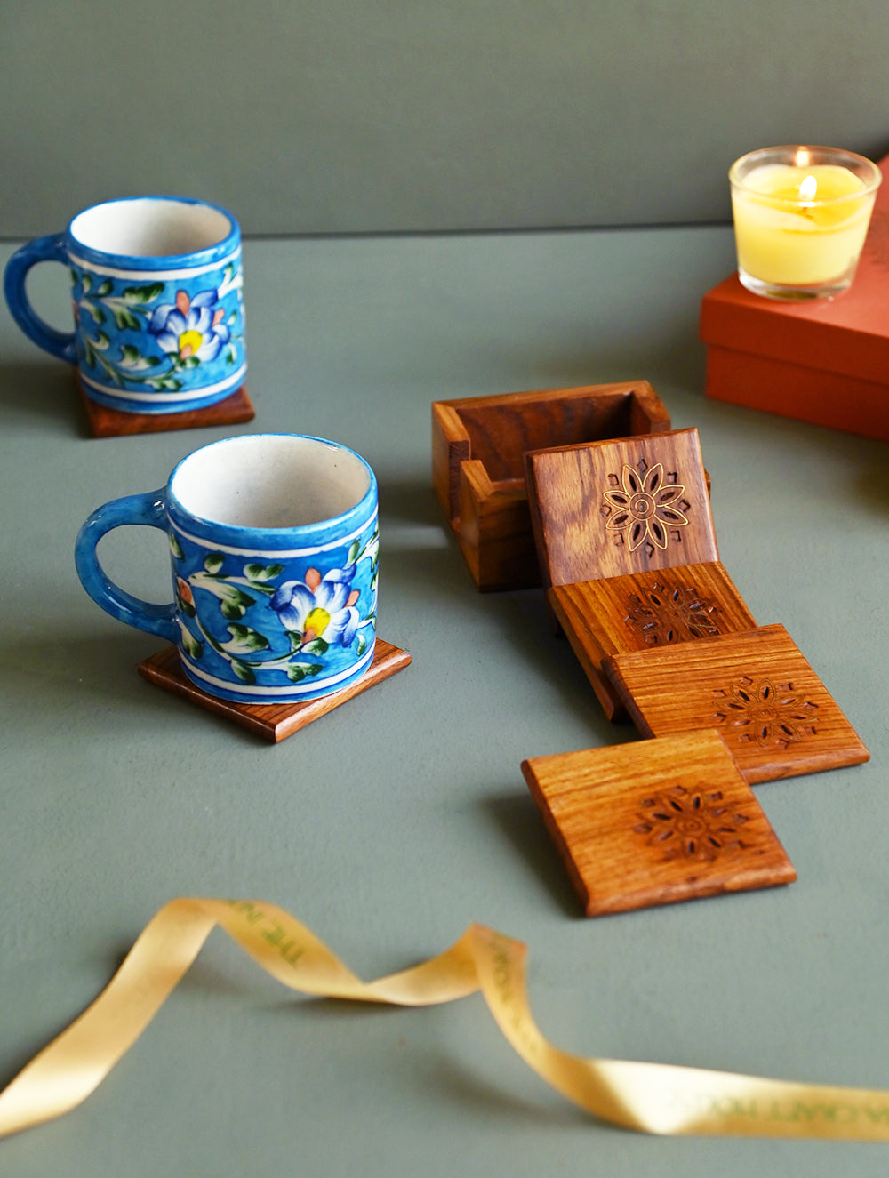 The India Craft House Heritage Gift Hamper - Blue Pottery & Tarakashi