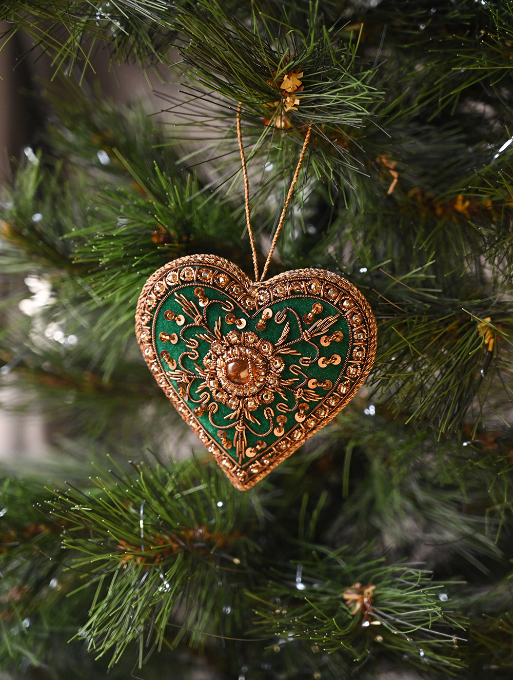 Load image into Gallery viewer, Hand Embroidered Zardozi Xmas Decorations - Green Antique Hearts (Set of 2)