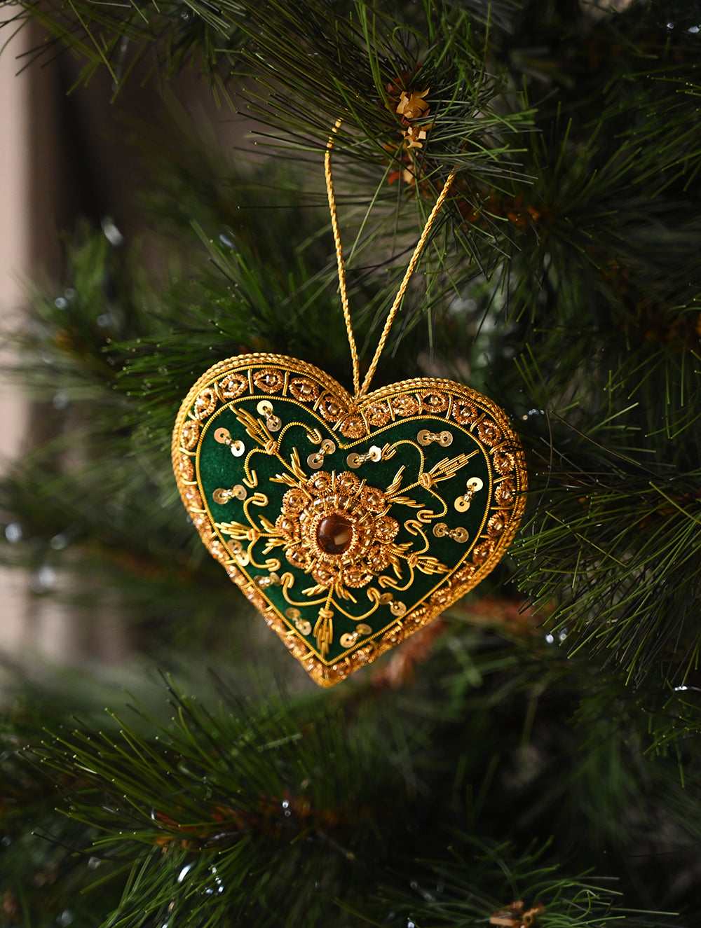 Load image into Gallery viewer, Hand Embroidered Zardozi Xmas Decorations - Green &amp; Gold Hearts (Set of 2)