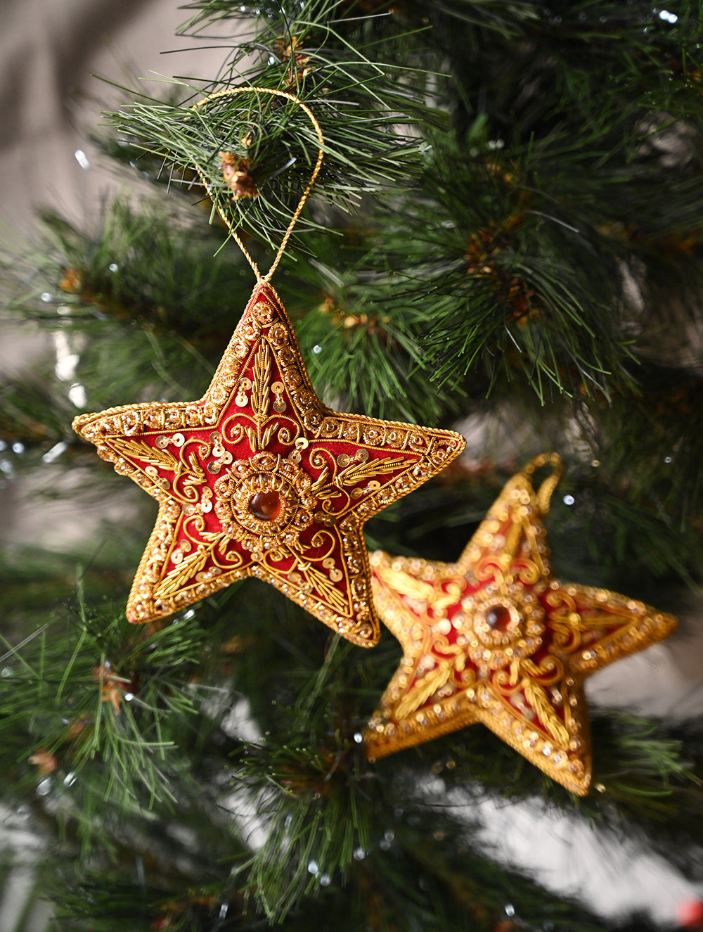 Load image into Gallery viewer, Hand Embroidered Zardozi Xmas Decorations - Red &amp; Gold Stars (Set of 2)
