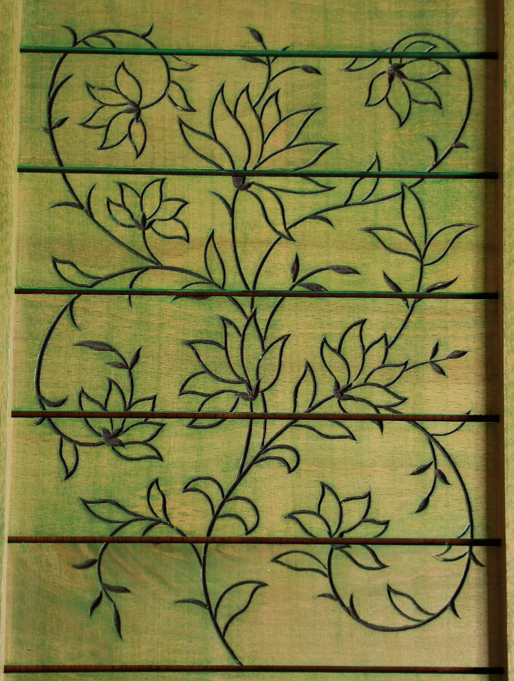 Load image into Gallery viewer, Handcrafted Wooden Engraved Tray - Green Floral