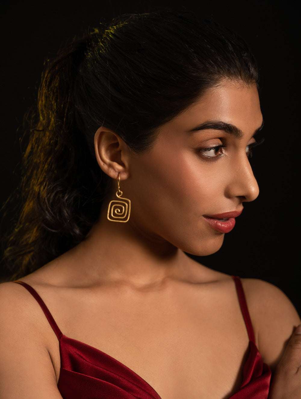 Load image into Gallery viewer, Handcrafted Brass Earrings - Metal Maze