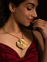 Load image into Gallery viewer, Handcrafted Brass Jewelry Set - Lily Strand (Set of Two)