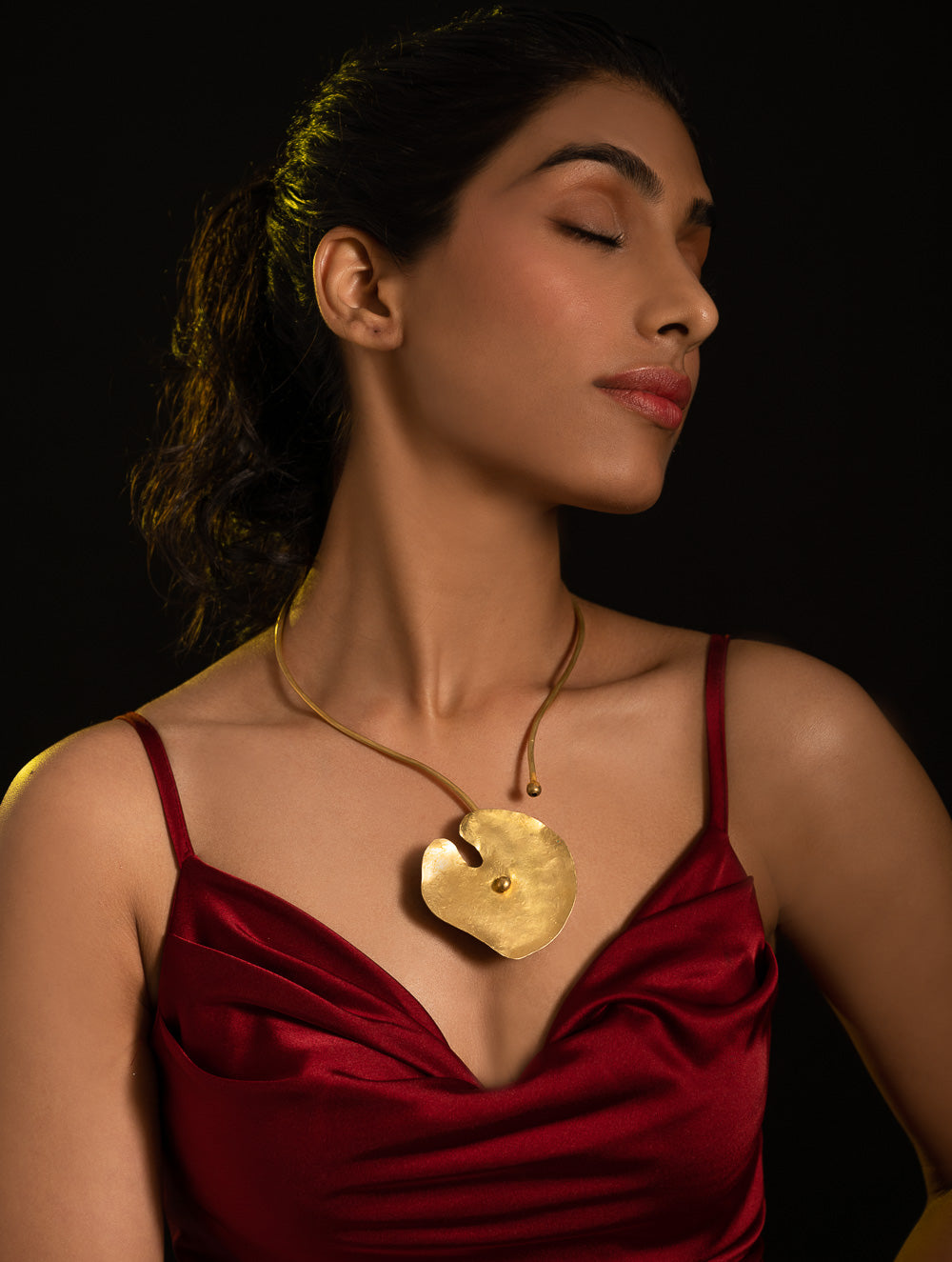 Load image into Gallery viewer, Handcrafted Brass Jewelry Set - Lily Strand (Set of Two)