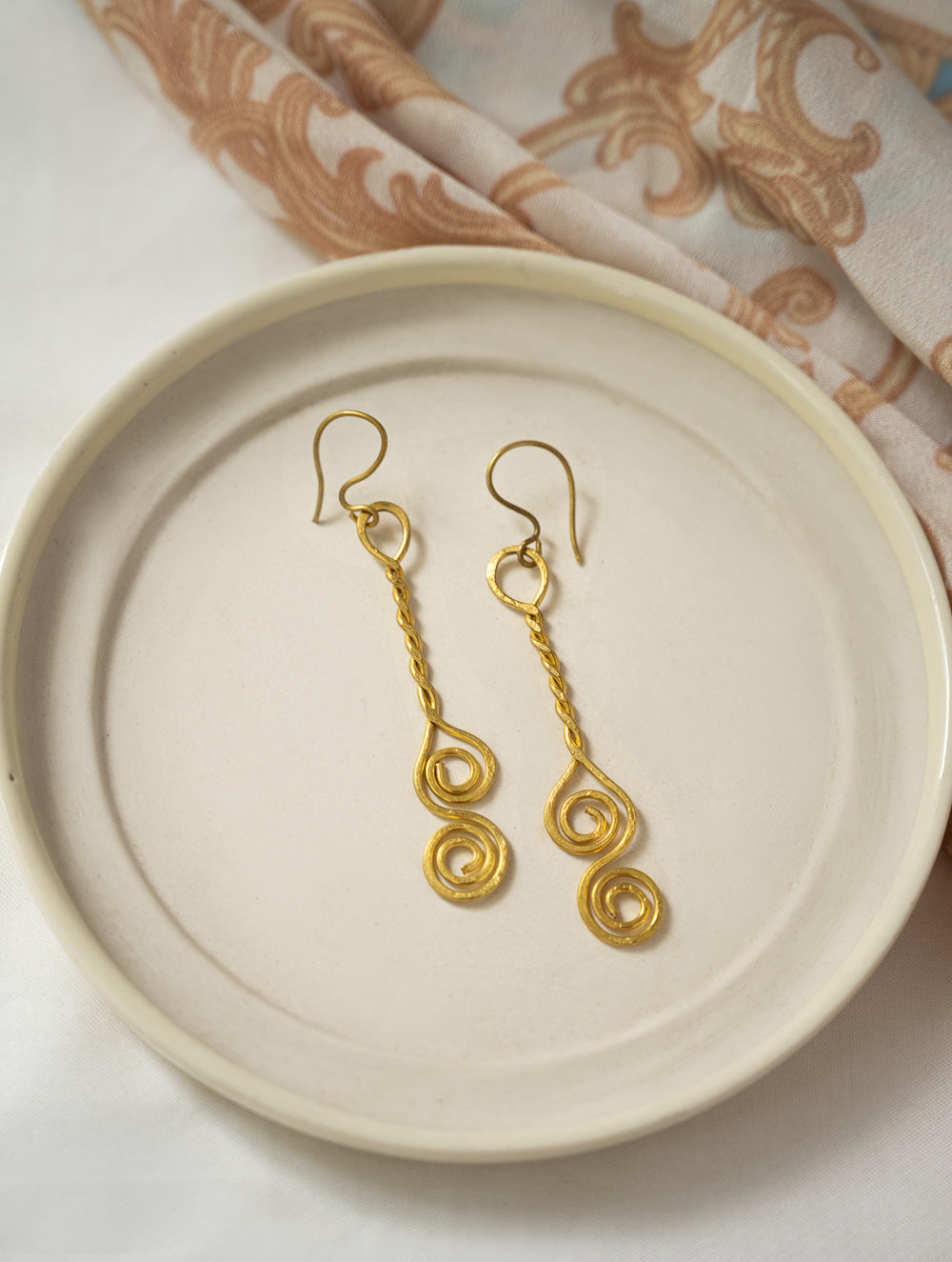 Load image into Gallery viewer, Handcrafted Brass Jewelry Set - TriVritta (Set of Two)