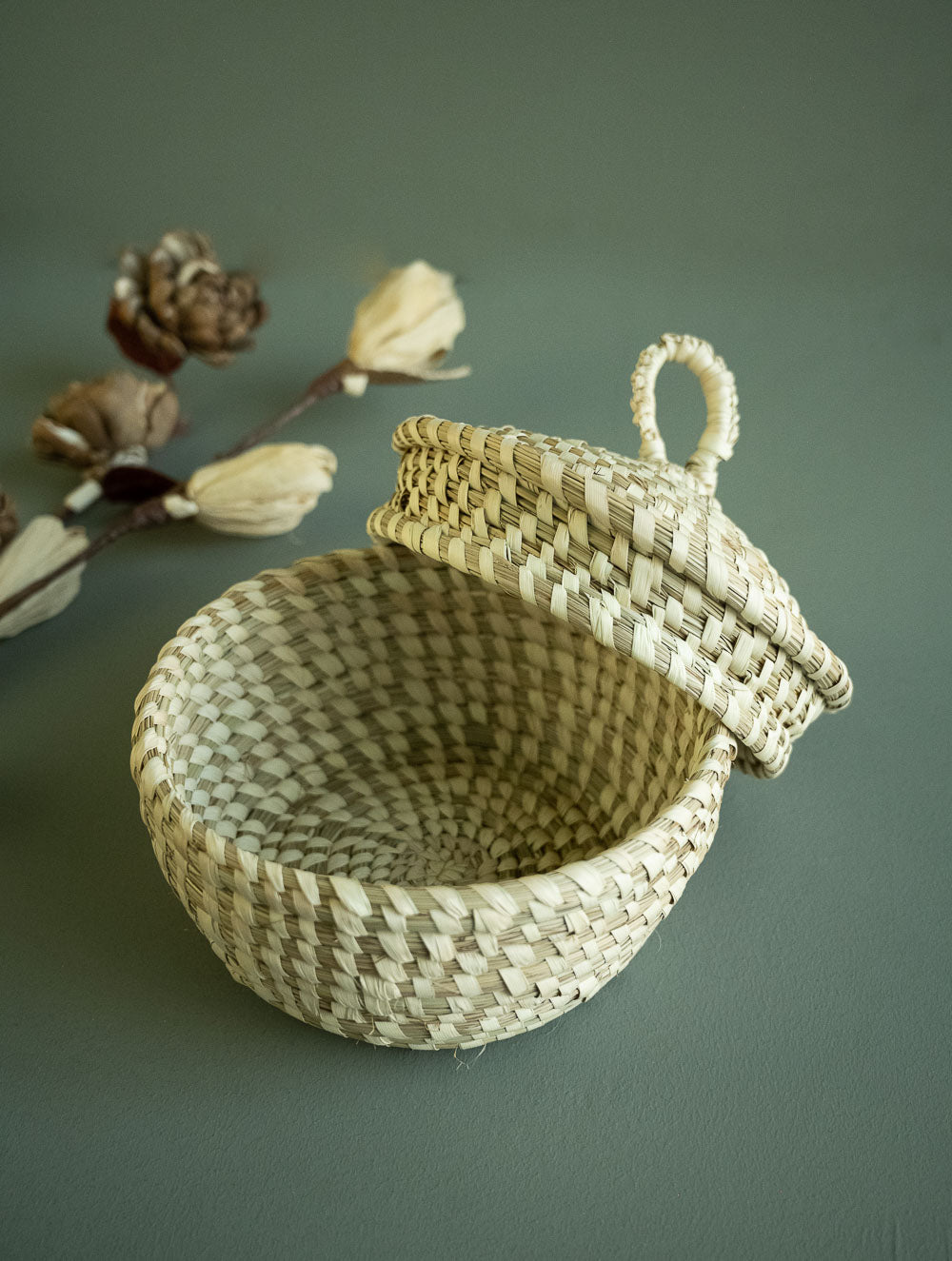 Load image into Gallery viewer, Handcrafted Cheend Kasa Round Utility Basket With Lid