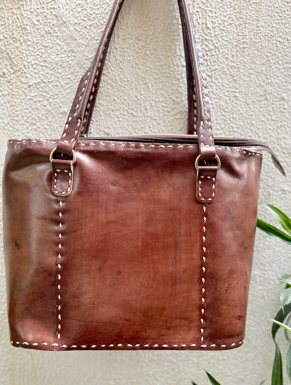 Load image into Gallery viewer, Handcrafted Jawaja Leather Tote with Stitched Detail