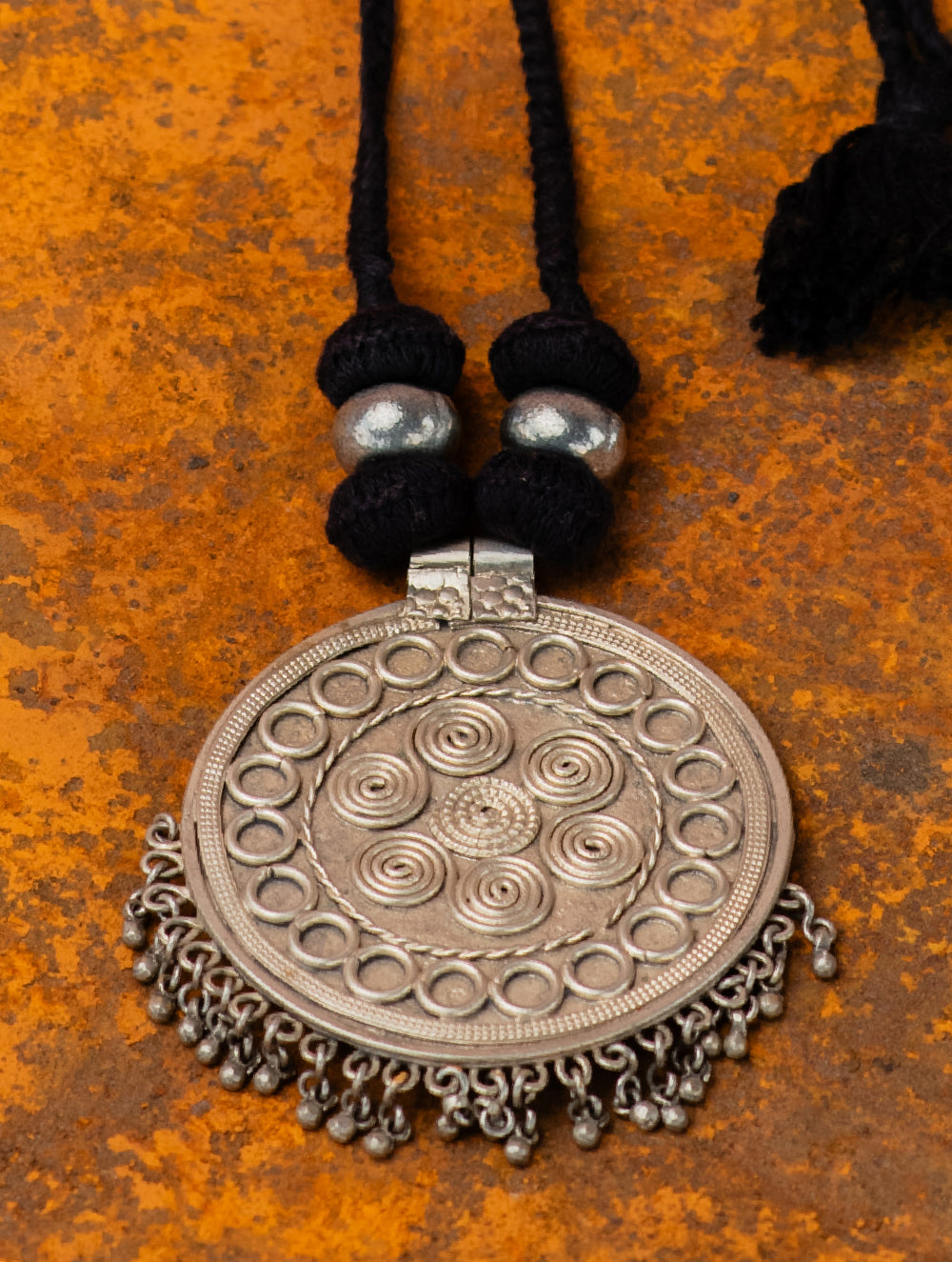 Load image into Gallery viewer, Handcrafted Lambani Tribal Craft Jewellery - Vrutta Tara